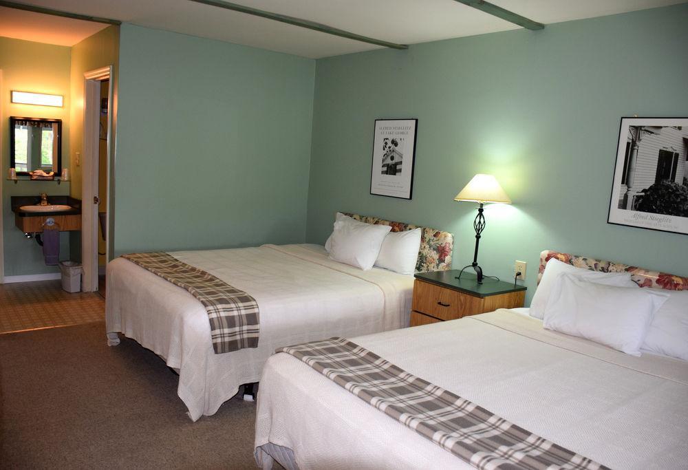 Inn On The Hill Lake George Esterno foto