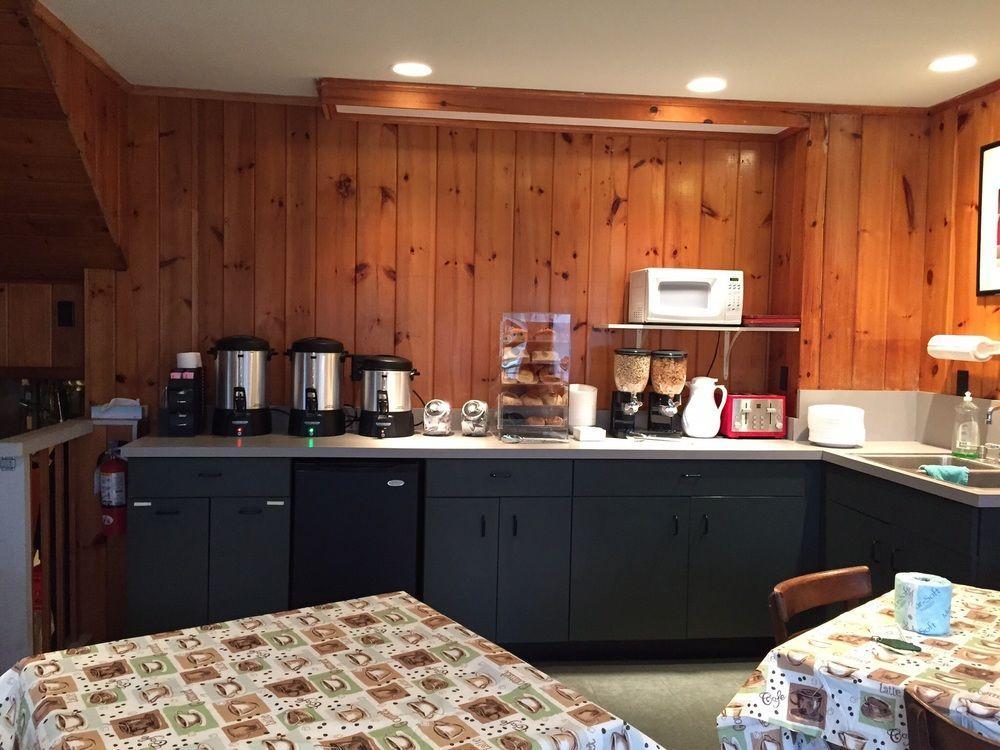 Inn On The Hill Lake George Esterno foto