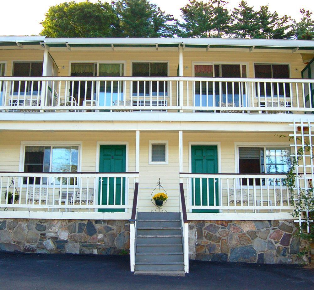 Inn On The Hill Lake George Esterno foto