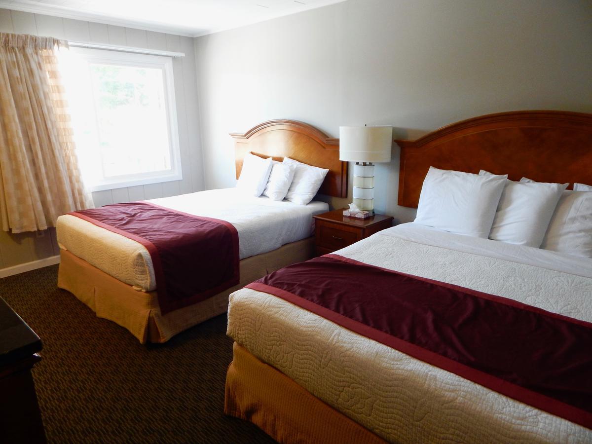Inn On The Hill Lake George Esterno foto